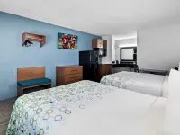 HomeTowne Studios by Red Roof San Antonio E - Frost Bank Center Hotels near Copernicus Park