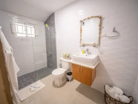 Charming 1b Apto Walk to the Beaches & Main Street Отели рядом с достопримечательностью «Плайя Алисия»