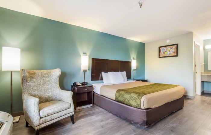 Econo Lodge Inn & Suites Brooks - Louisville South