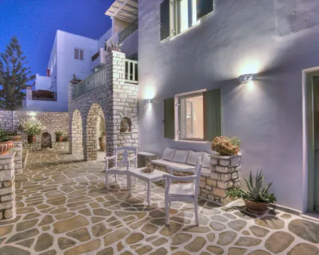 Villa Isabella Hotels in Naoussa