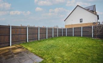 Modern Home with Garden, Corby