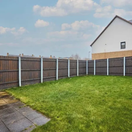 Modern Home with Garden, Corby