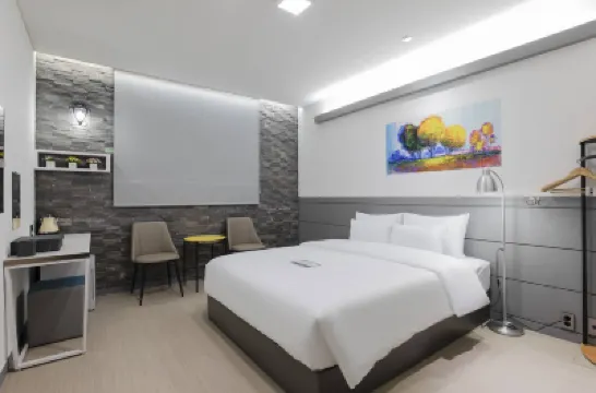 Hi& Hotel 平沢プレミアムアウトレット PPOアイパークモール周辺のホテル