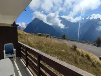 2 Rooms for 4 People