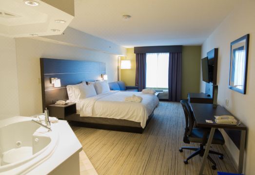 홀리데이 인 익스프레스 브램턴