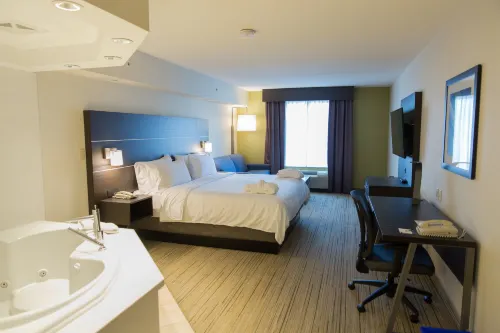 Holiday Inn Express & Suites Brampton