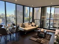 Stylish 1-Bed with Pool, Gym & Free Parking