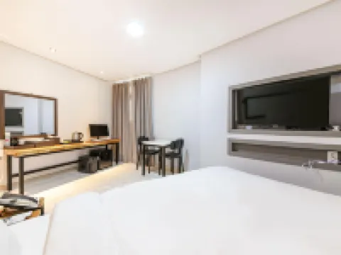 Yeosu Hotel Encore โรงแรมในยอซู