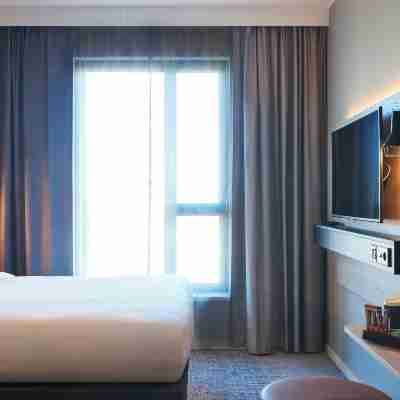 Moxy Birmingham NEC Rooms