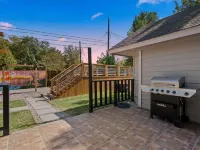 Poolside Paradise Room Fire Pit Hot Tub