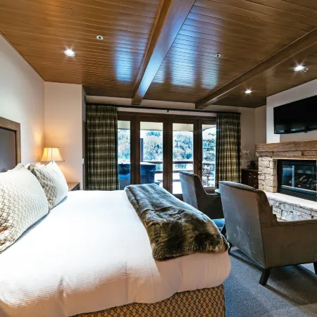 Luxury Four Bedroom Corner Suite with Hot Tub 4 Apartment Hotel by Redawning