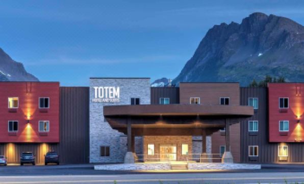 Totem Hotel and Suites