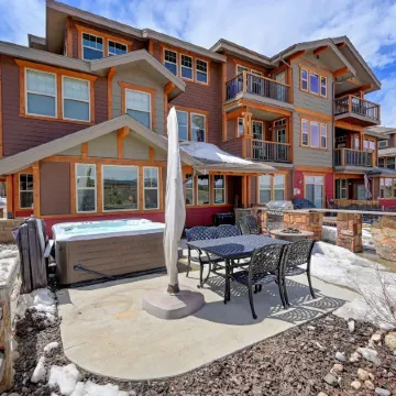 Cozens Pointe I-101 2 Bedroom Condo by RedAwning