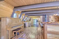 Spacious Duck Creek Village Cabin w/ Hot Tub! - acceptant les animaux
