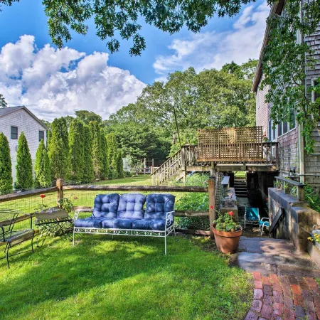 Martha's Vineyard Apt ~ 1 Mile to Inkwell Beach!