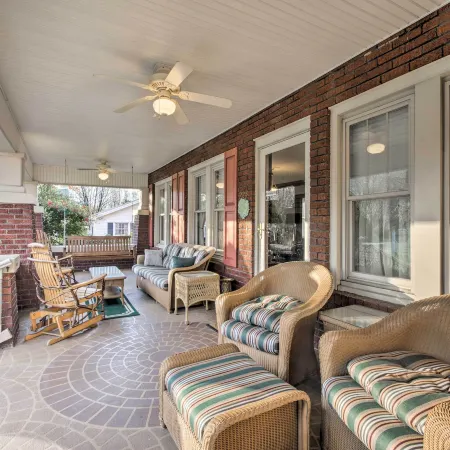 Damascus Home w/ Fire Pit & Views, Walk to Shops!