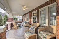 Damascus Home w/ Fire Pit & Views, Walk to Shops! - parking