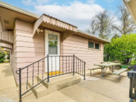 パティオ、グリル & アウトドア ダイニング：コンラッド ホーム！ コンラッドのホテル