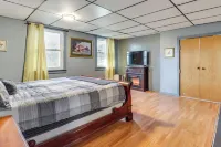 4 Mi to Mauch Chunk Lake: Spacious Apt w/ Bar! -  Ferienwohnungen