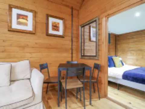 スクワレルズネスト オークハムのホテル