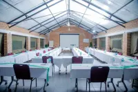 Comfort-driven Hotel Rooms in Hazeldene - 2335 - Apartments