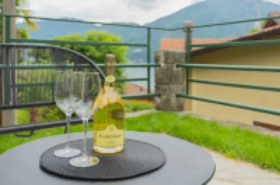 Co-f181-Carb1at - Tremezzo Apartment 1