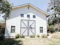 The White Barn 朱利安酒店