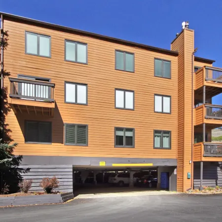 2964 Key  1 Bedroom Condo by RedAwning