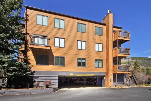 2964 Key  1 Bedroom Condo by RedAwning