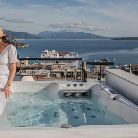 Noma Suites Tolo