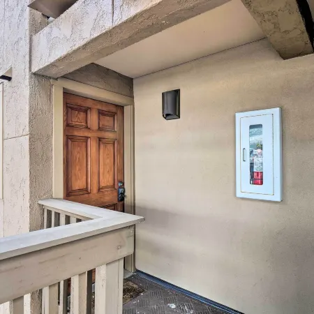 7 Mi to Keystone Resort: Condo w/ Hot Tub & Pool