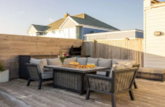 Luxury Beachfront Retreat for 14 With Hot Tub