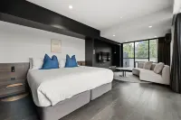 Braddon Studio with Communal BBQ