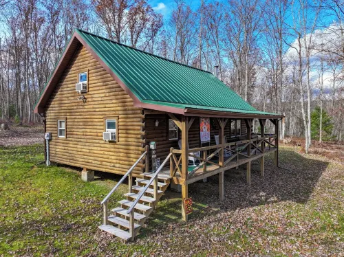 Secluded Woodland Retreat Surrounded by Forest Views & Wildlife
