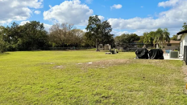 Modern 3bed, 2bath House in Wesley Chapel, with EV Charging Outlet, AC, & WiFi.