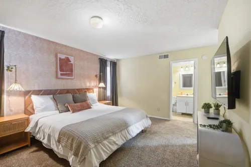 Albuquerque Escape Hot Tub + Atrium 4 Bedroom Home - Jacuzzi