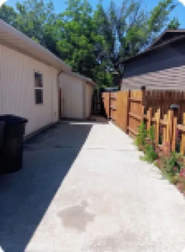 Chic studio hideaway in Riverdale with AC, Wifi