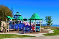 Near Detroit Metro Area New Baltimore Home! - Homestays