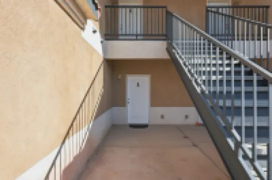 Renovated 3Br with Yard & Mountain Views