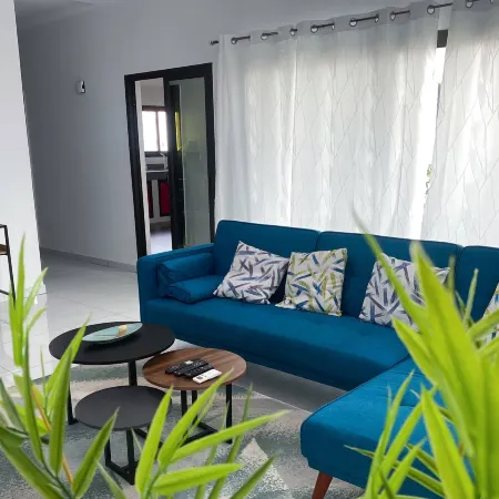 Elegant 2-Bedroom Apartment in Chic Abidjan Neighborhood