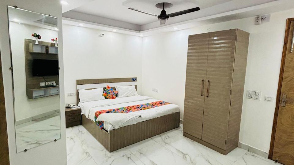 Lotustar Hotel