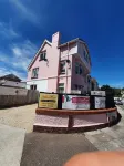 Singer House Beach Holiday Flats with Parking ,Opposite Paignton Pier ,English Riveria
