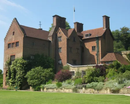 Retreat in Surrey Near Hever Castle Hotels in Lingfield