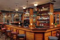 Dooley's Hotel - parking