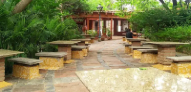 Hotel Royal - Laxmi Nagar Metro Gate 5 Các khách sạn ở 