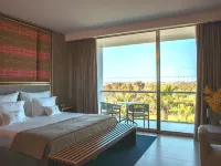 Wine & Books by the Sea, Algarve Resort Hotels in Guia