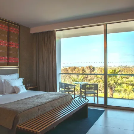 Wine & Books by the Sea, Algarve Resort