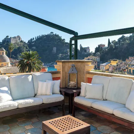 Lovely 2-Bedroom Flat - Sea View Terrace
