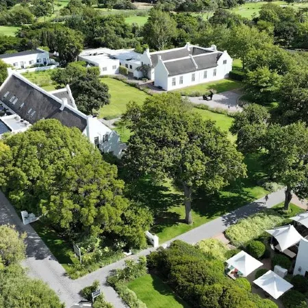 Steenberg Hotel & Spa Отели рядом с достопримечательностью «Пляж Мёйзенберг»