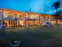 Surfers Bay Resort Hotels in Silver Sands